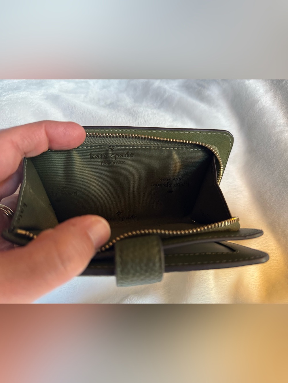 kate spade Enchanted Green Pebbled Leather Bifold Wallet with Gold Logo NWT - Picture 5 of 5